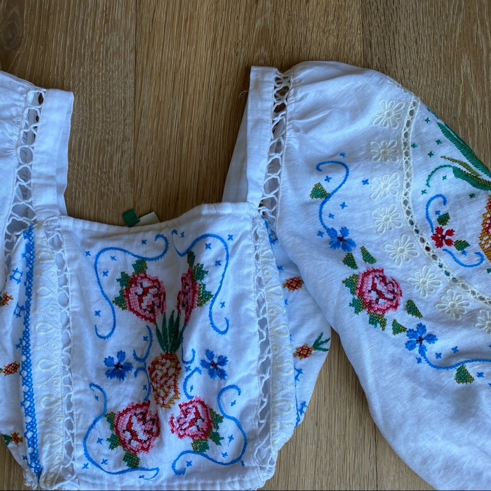 FARM Rio romantic embroidered top